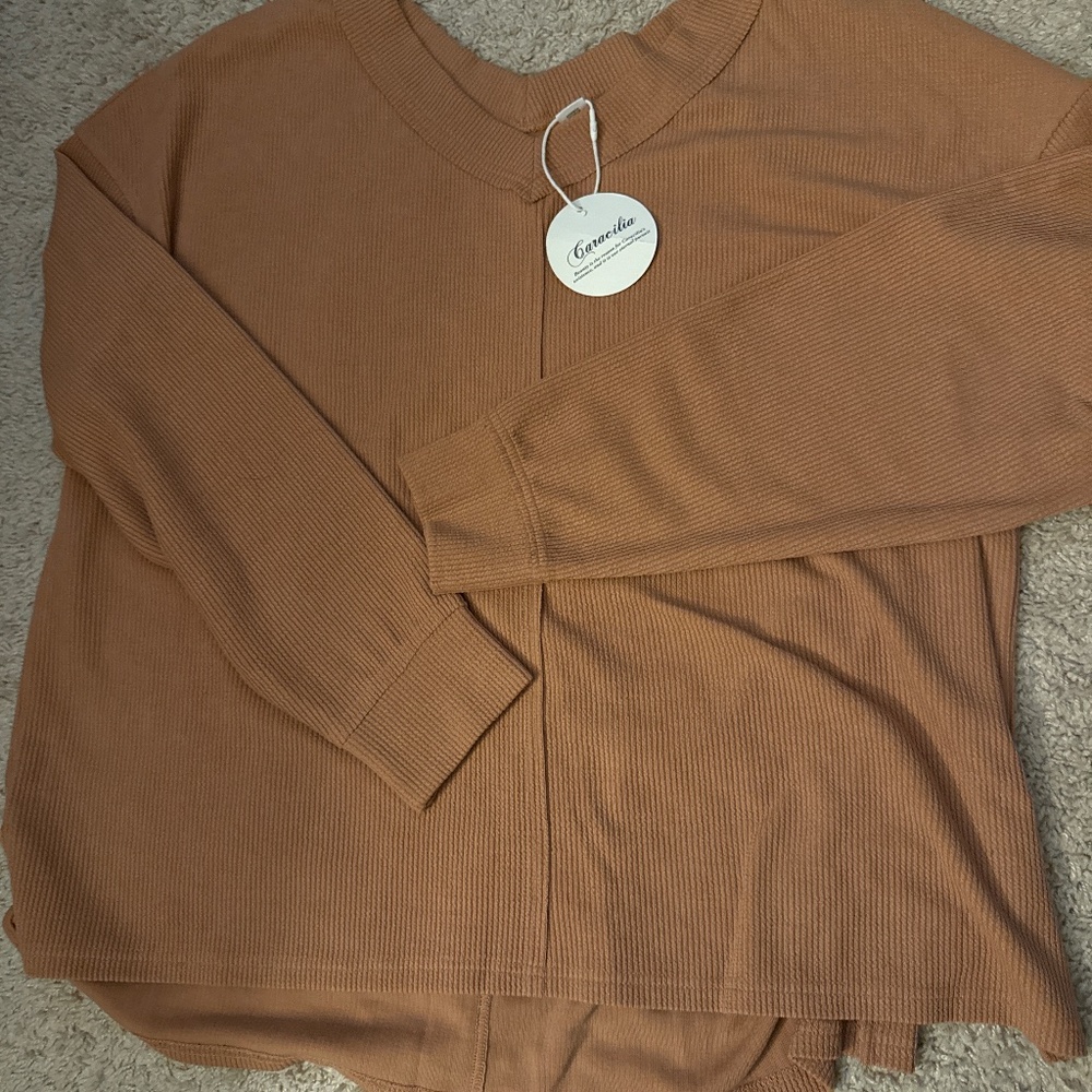 NWT Long Sleeve Cotton soft Caracilia soft brand